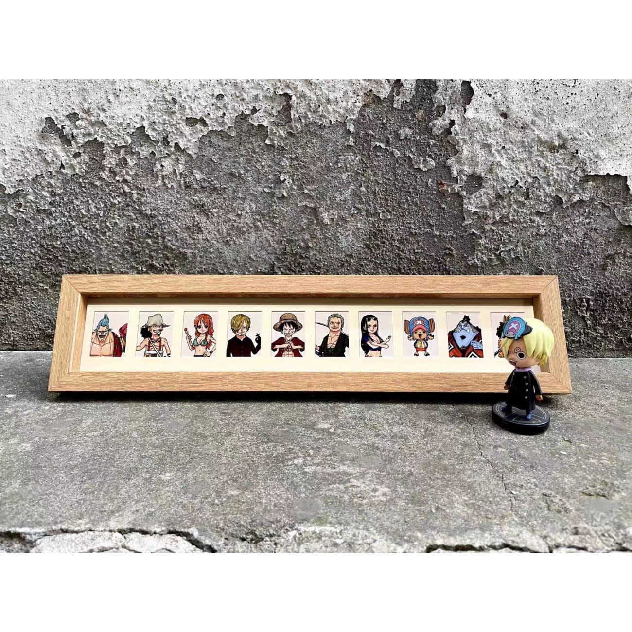 One Piece Cute Passport Photos Frame [47cm x 12cm]