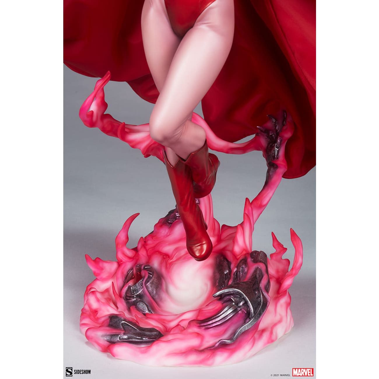 Premium Format™ Figure by Sideshow Collectibles - Scarlet Witch