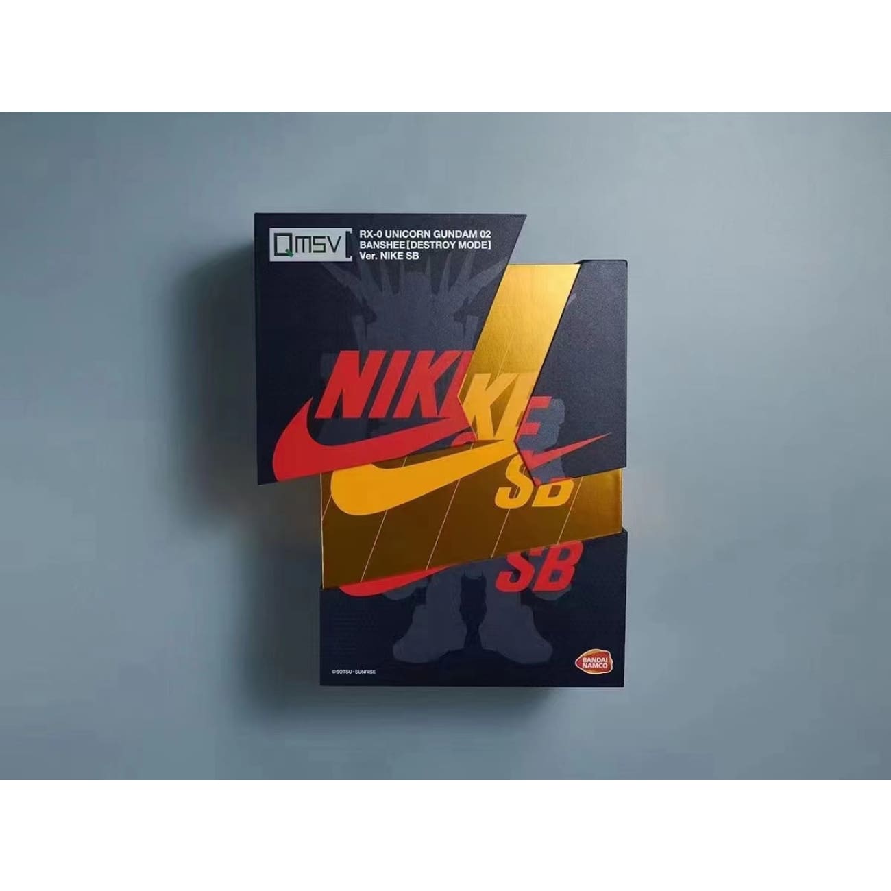 QMSV Nike SB - RX-0 Unicorn Gundam [White/ Black]