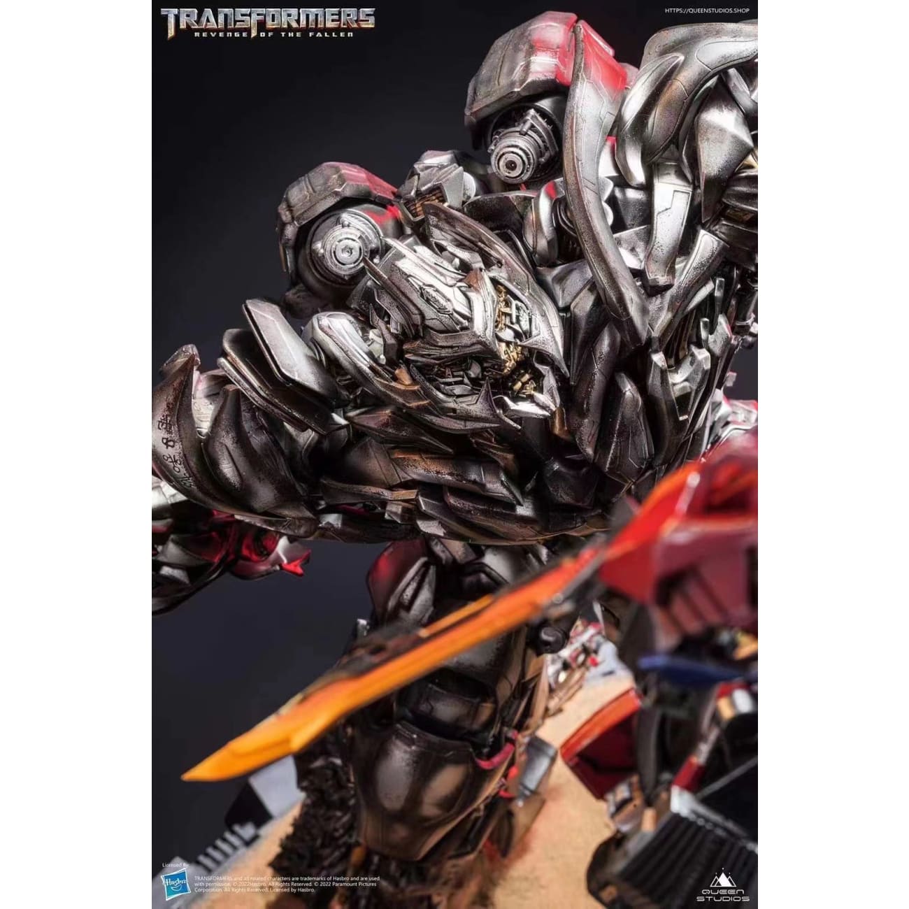 Queen Studios  - Optimus Prime vs Megatron 