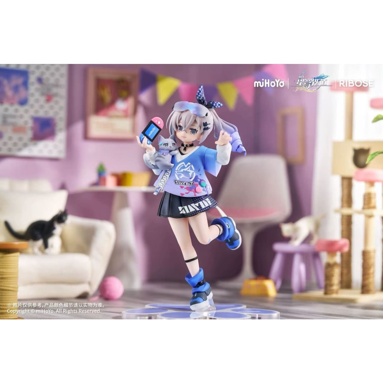 Ribose - Silver Wolf Figure