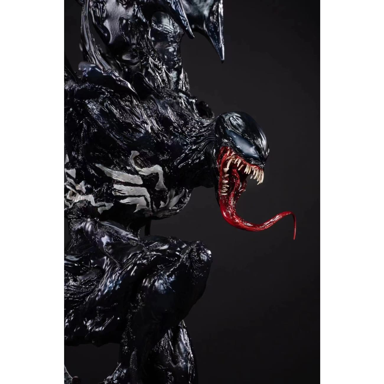 Rigel 7 Studio - Venom