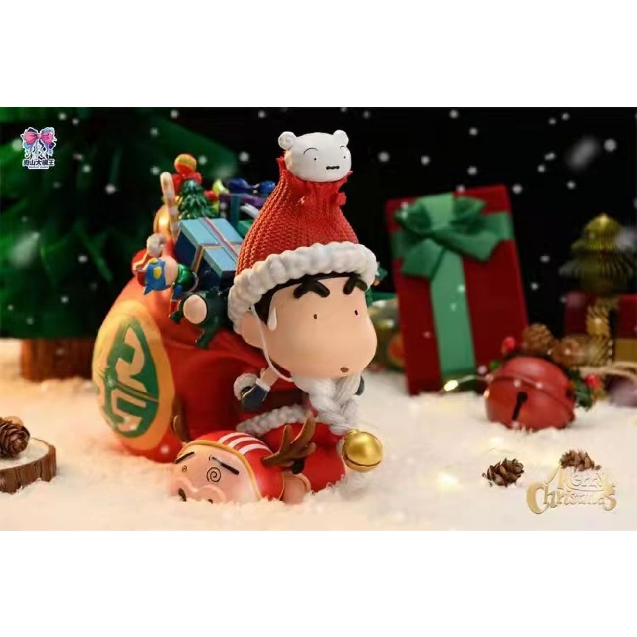 Roshan studio - Crayon Shin Chan cosplay Giving Santa