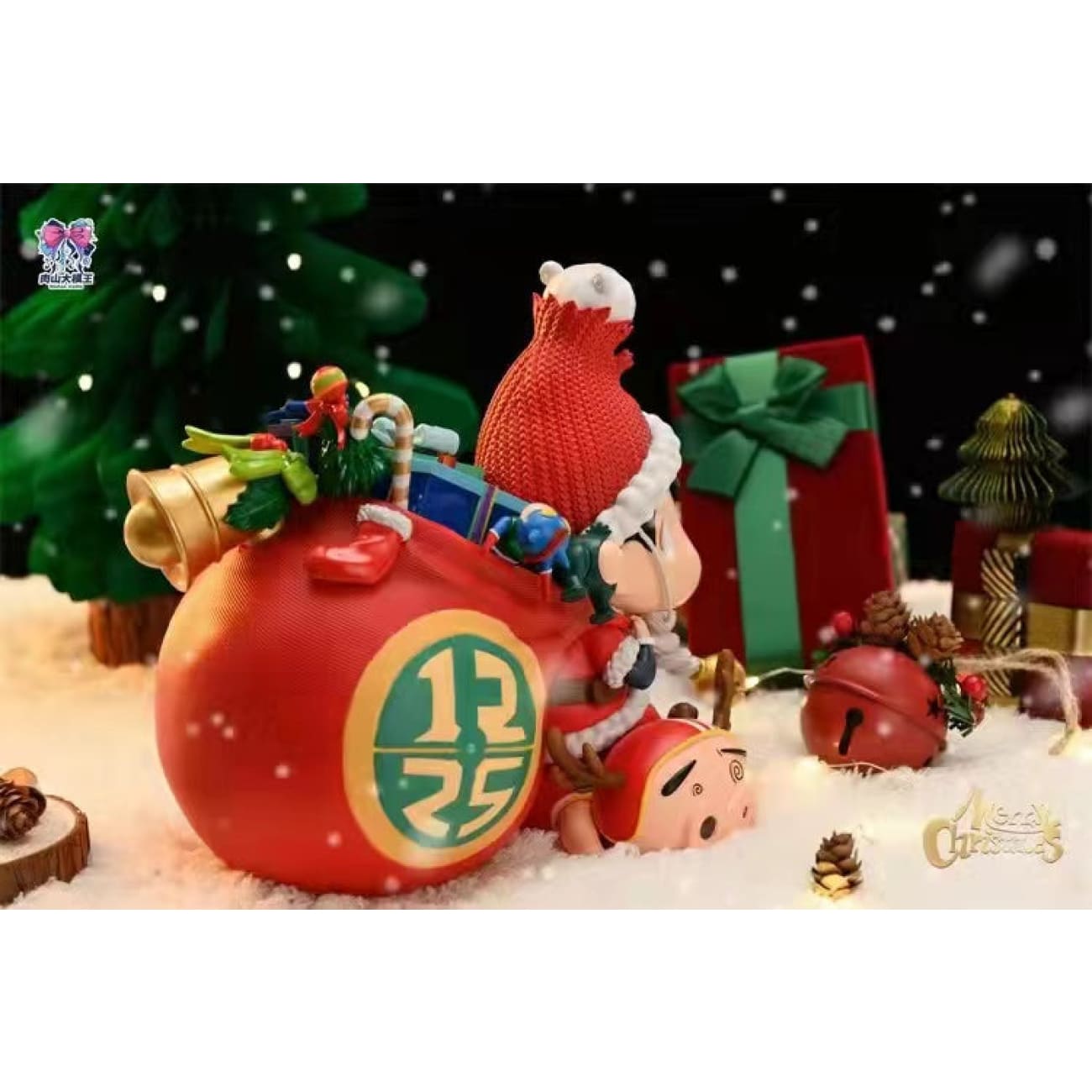 Roshan studio - Crayon Shin Chan cosplay Giving Santa