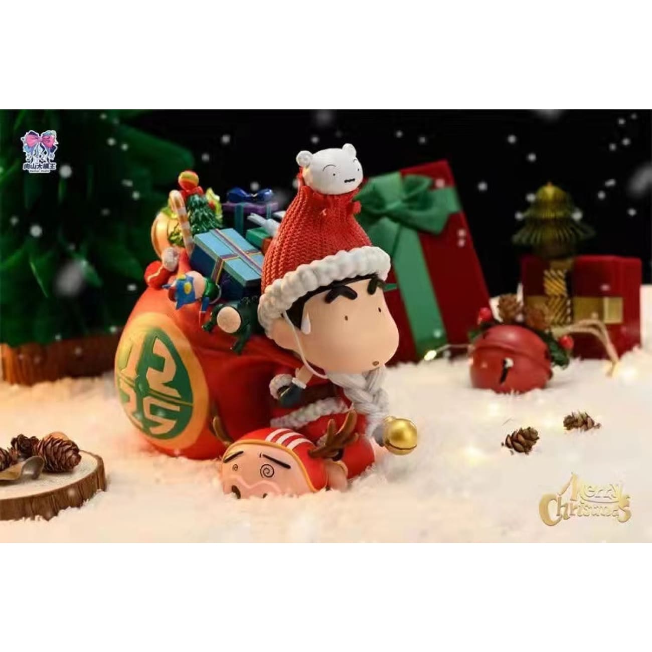 Roshan studio - Crayon Shin Chan cosplay Giving Santa