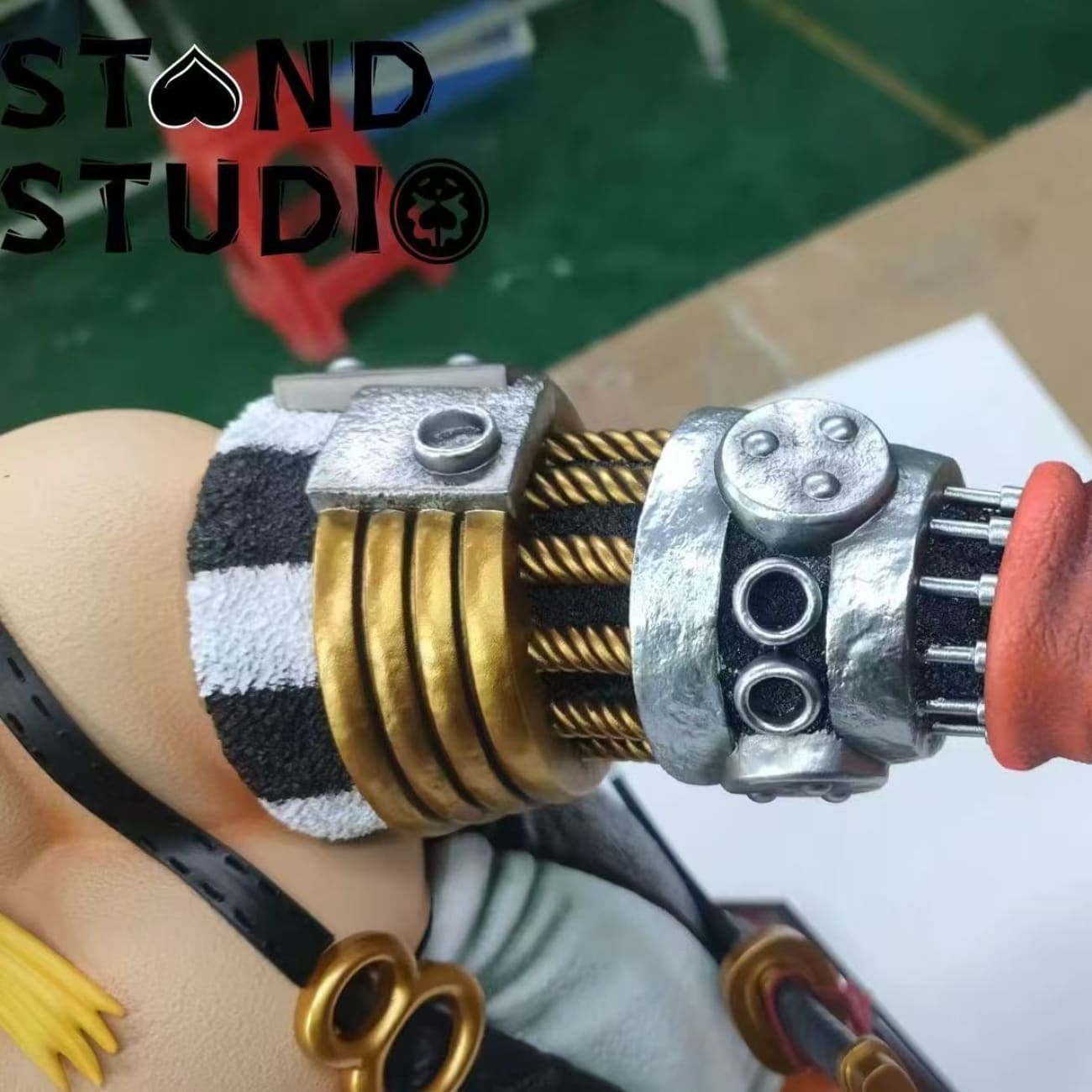 Stand Studio - Queen - Queen