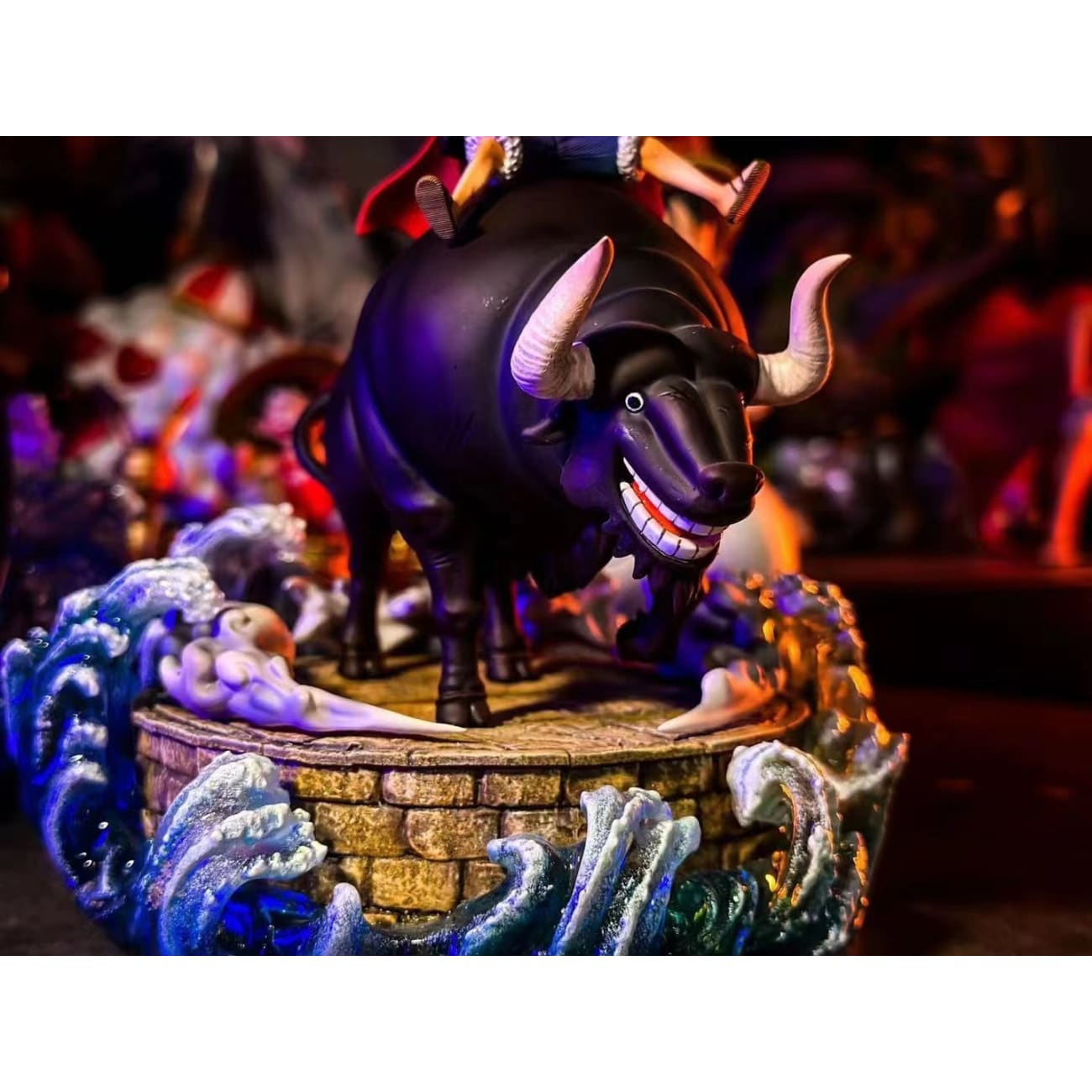 Straw Hat Studio - Bull Riding & Monkey D. Luffy
