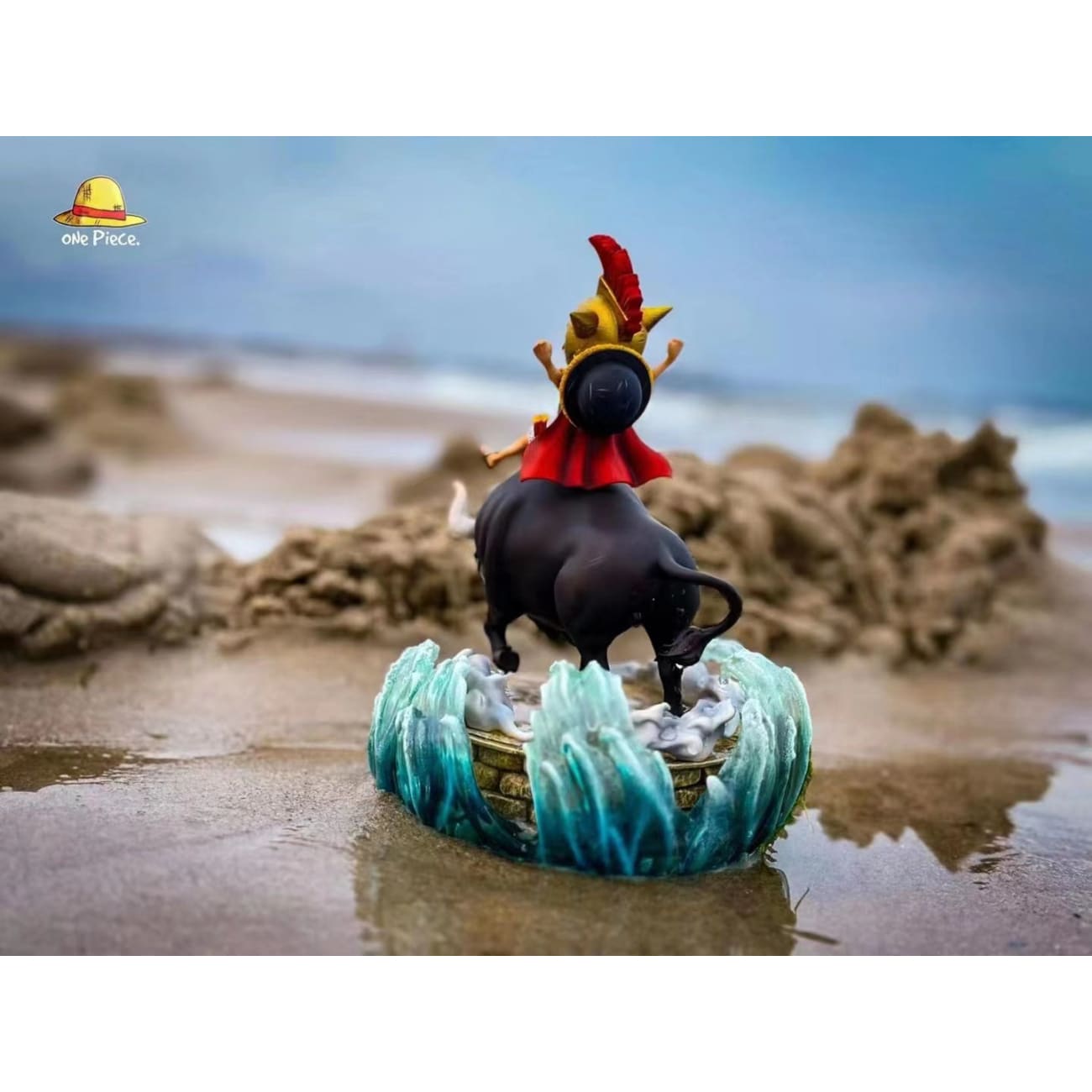 Straw Hat Studio - Bull Riding & Monkey D. Luffy