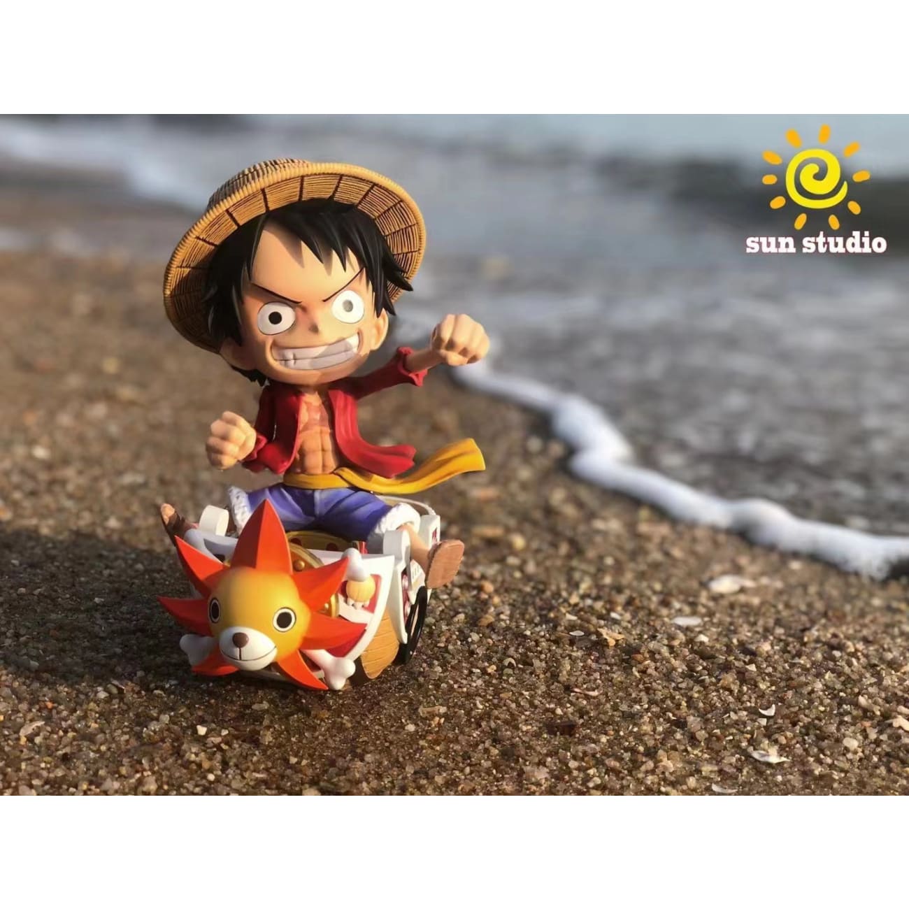 Sun Studio - Monkey D Luffy / White Nika Luffy / Yellow Nika Luffy Riding Thousand Sunny