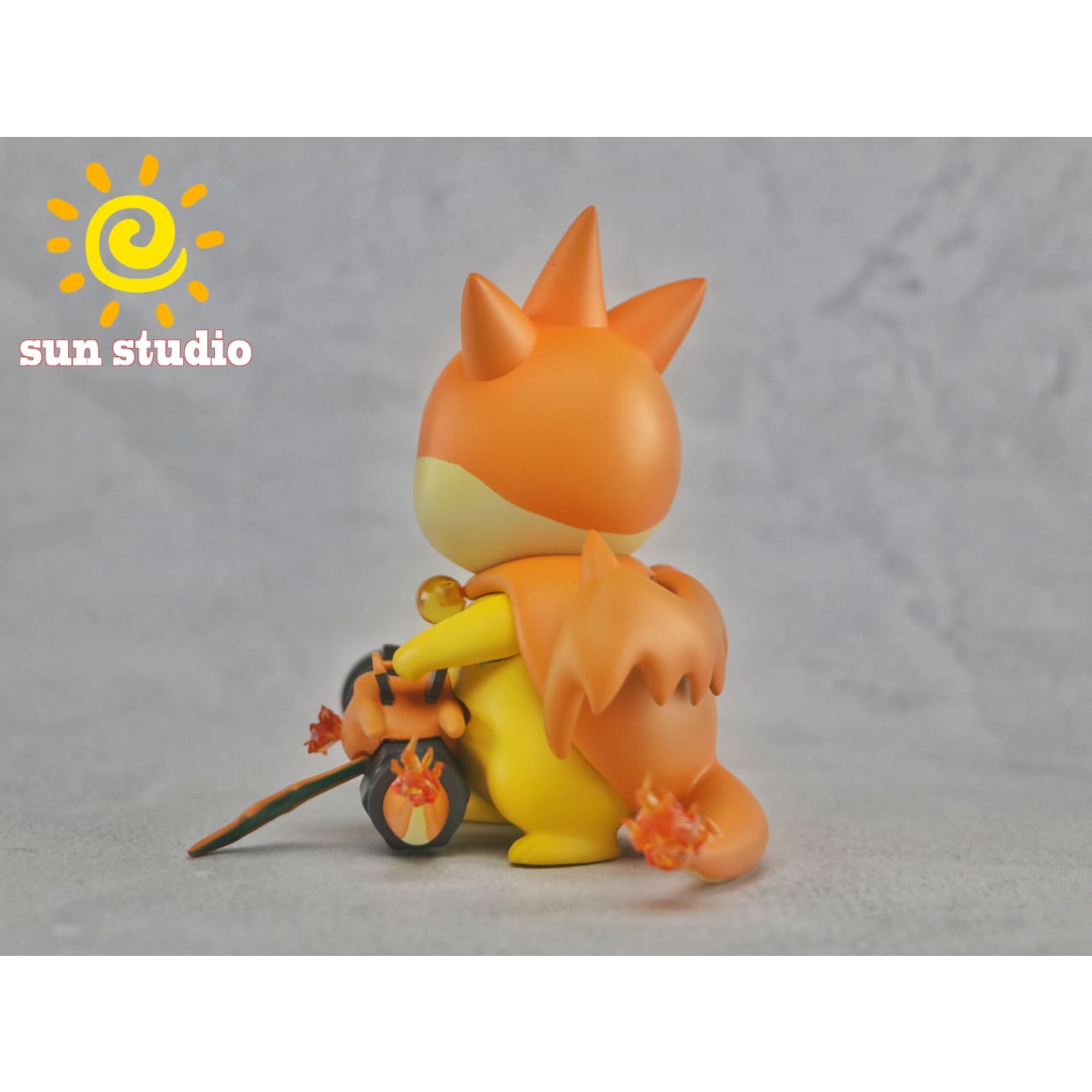 Sun Studio - Pikachu Cosplay Charizard X / Charizard Y