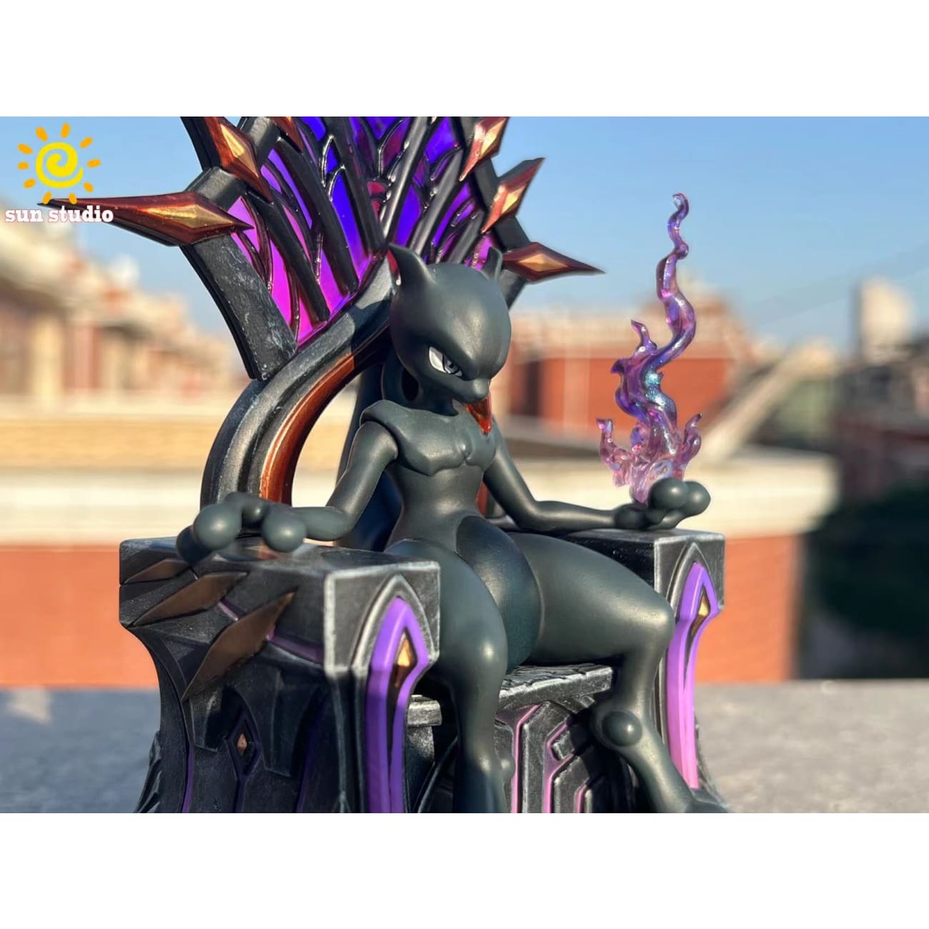 Sun Studio - The Throne Mewtwo [Original Version / Shadow Version]