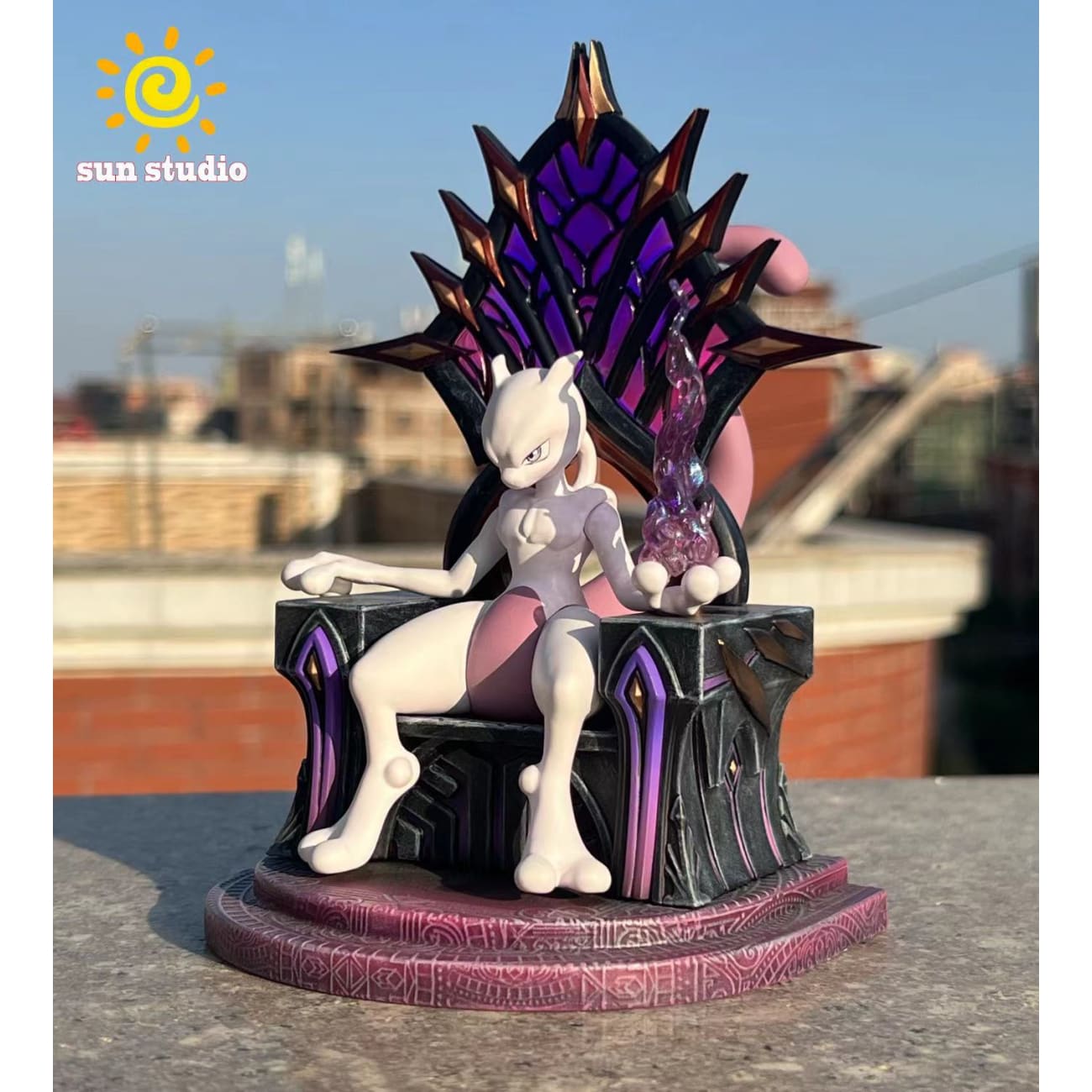Sun Studio - The Throne Mewtwo [Original Version / Shadow Version]