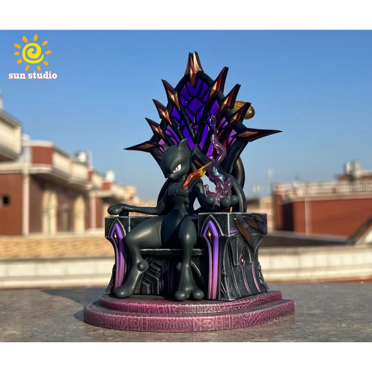 Sun Studio - The Throne Mewtwo [Original Version / Shadow Version]