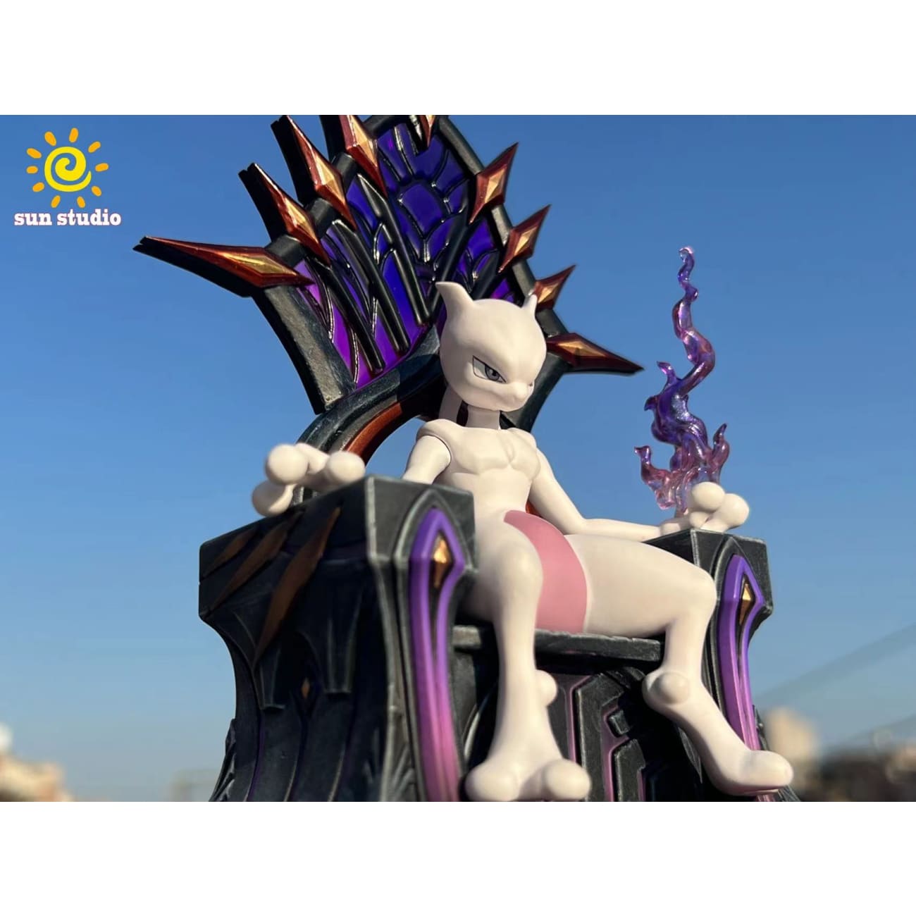 Sun Studio - The Throne Mewtwo [Original Version / Shadow Version]
