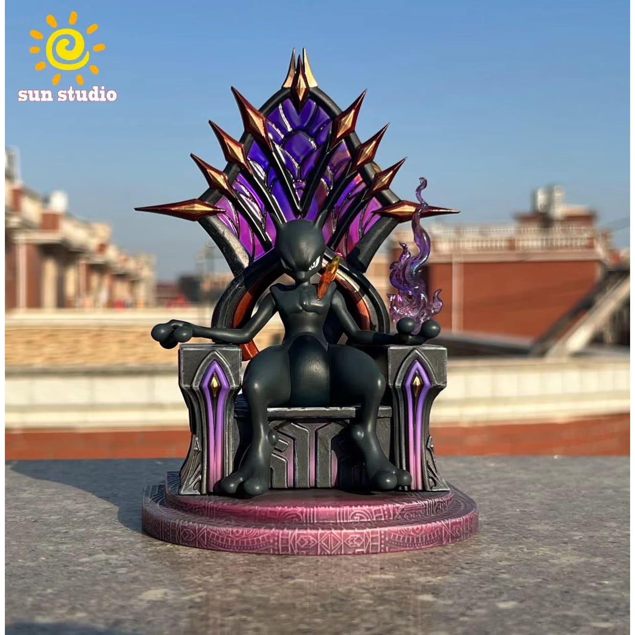 Sun Studio - The Throne Mewtwo [Original Version / Shadow Version]