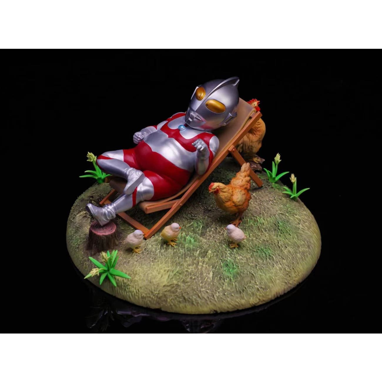Super Studio - Ultraman Raising Chicken 