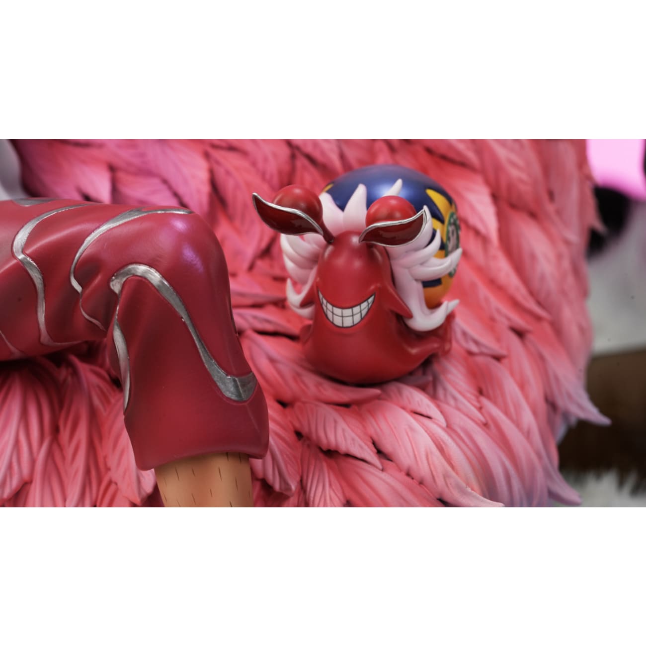 Tian Xie She Studio - Sitting Donquixote Doflamingo