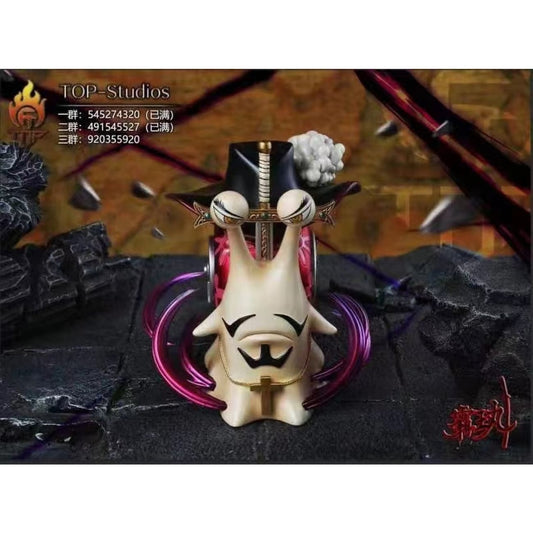 Top Studios - Donquixote Doflamingo/ Dracule Mihawk Den Den