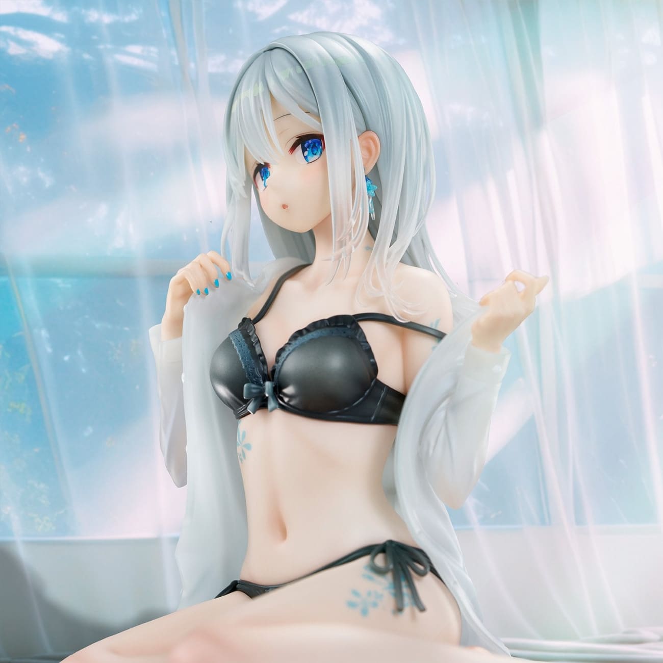Union Creative - Changing Cloth Silver Hair Girl