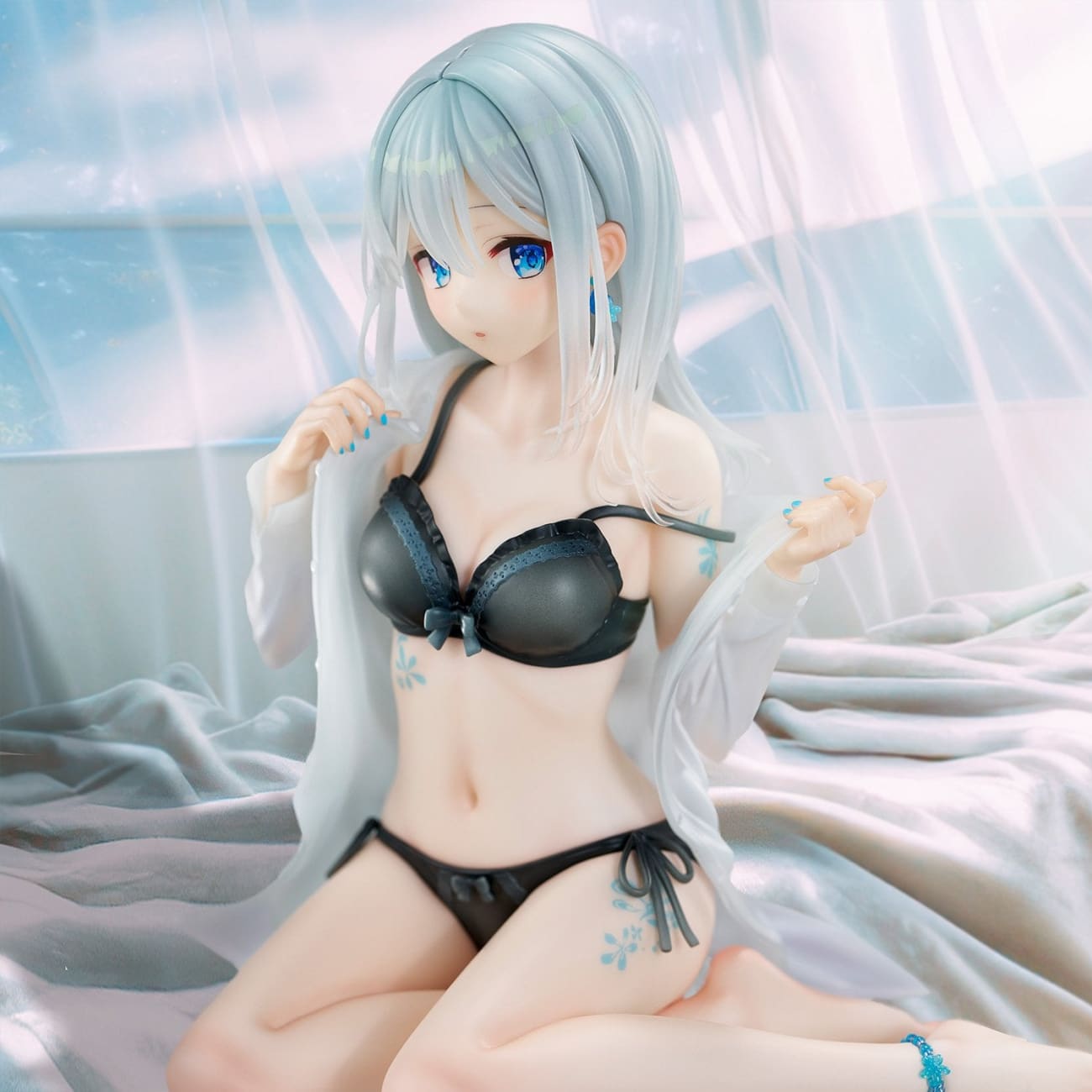 Union Creative - Changing Cloth Silver Hair Girl