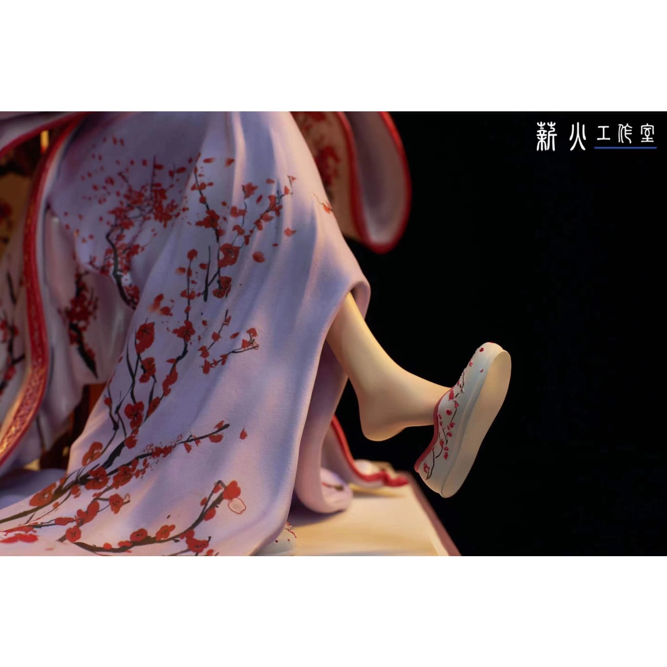 Xin Huo Studio - Pipa 'Plum blossom' [2 Variants]