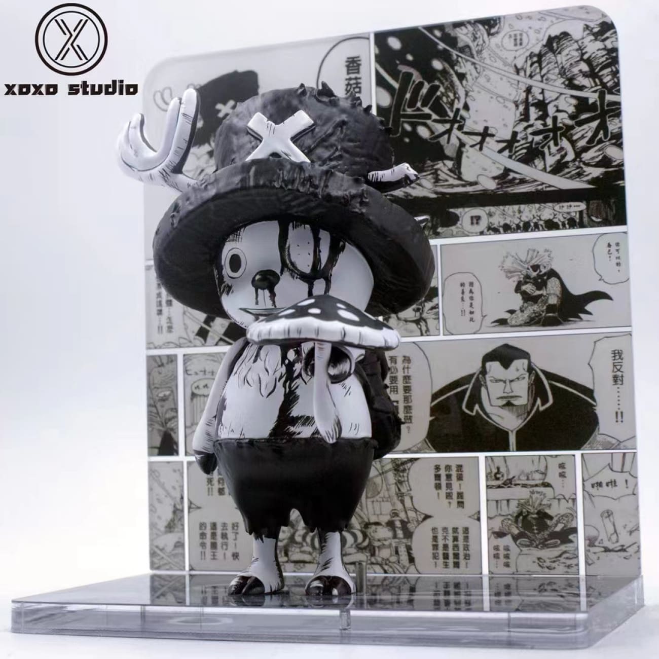 XOXO Studio - Tony Tony Chopper Holding Poison Mushroom Black & White Comic Ver.