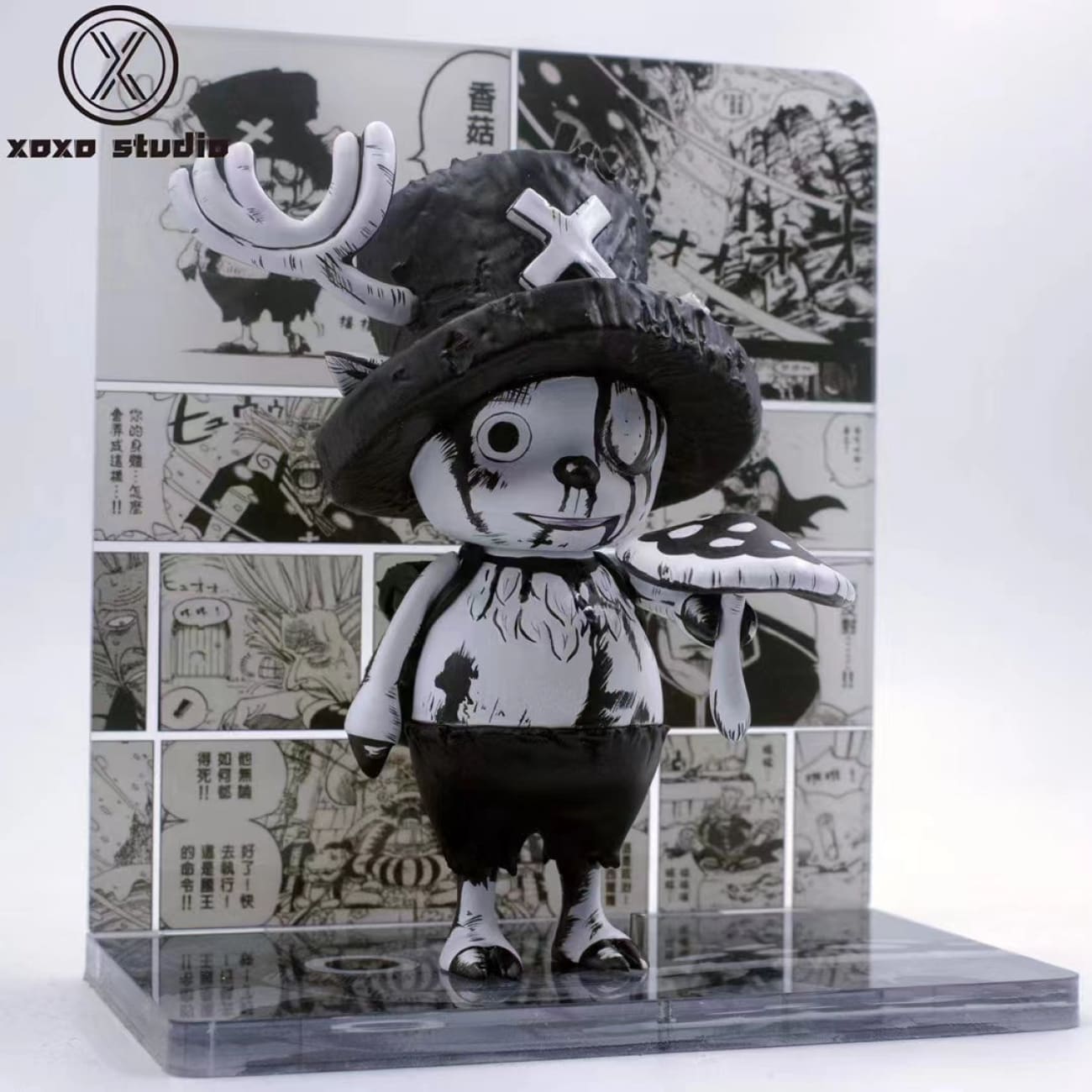 XOXO Studio - Tony Tony Chopper Holding Poison Mushroom Black & White Comic Ver.