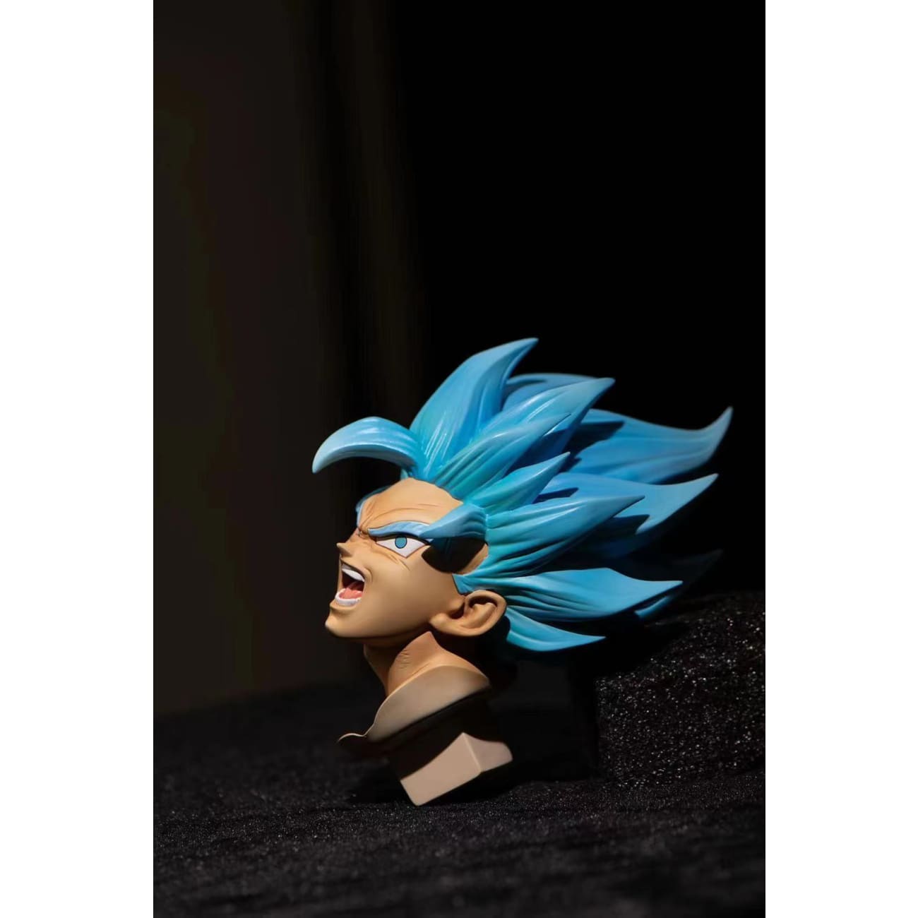 Prime 1 Studio - Super Saiyan Blue Goku Head Sculpt