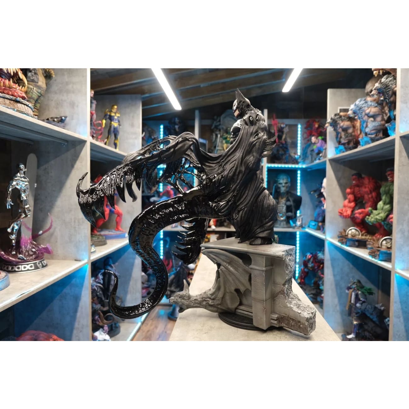 Y & g Productions - Venomised Batman [1/4 Scale]