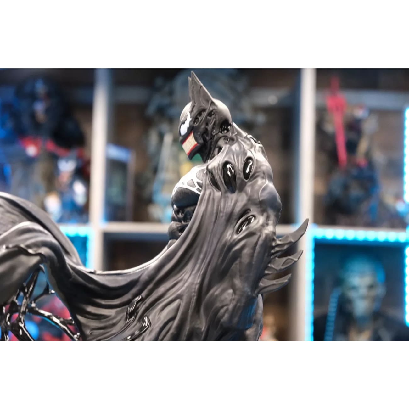 Y & g Productions - Venomised Batman [1/4 Scale]