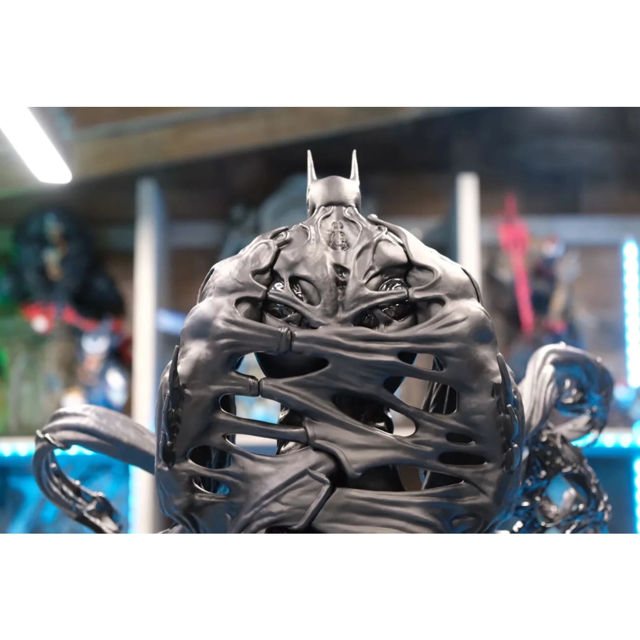 Y & g Productions - Venomised Batman [1/4 Scale]