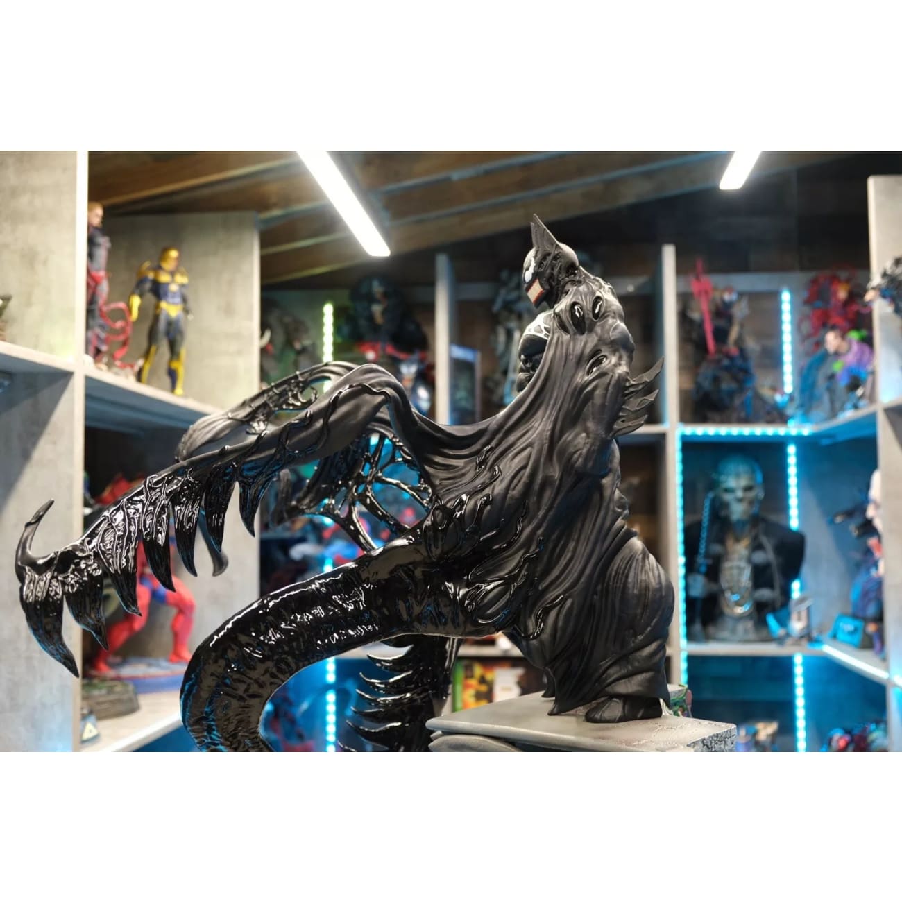 Y & g Productions - Venomised Batman [1/4 Scale]