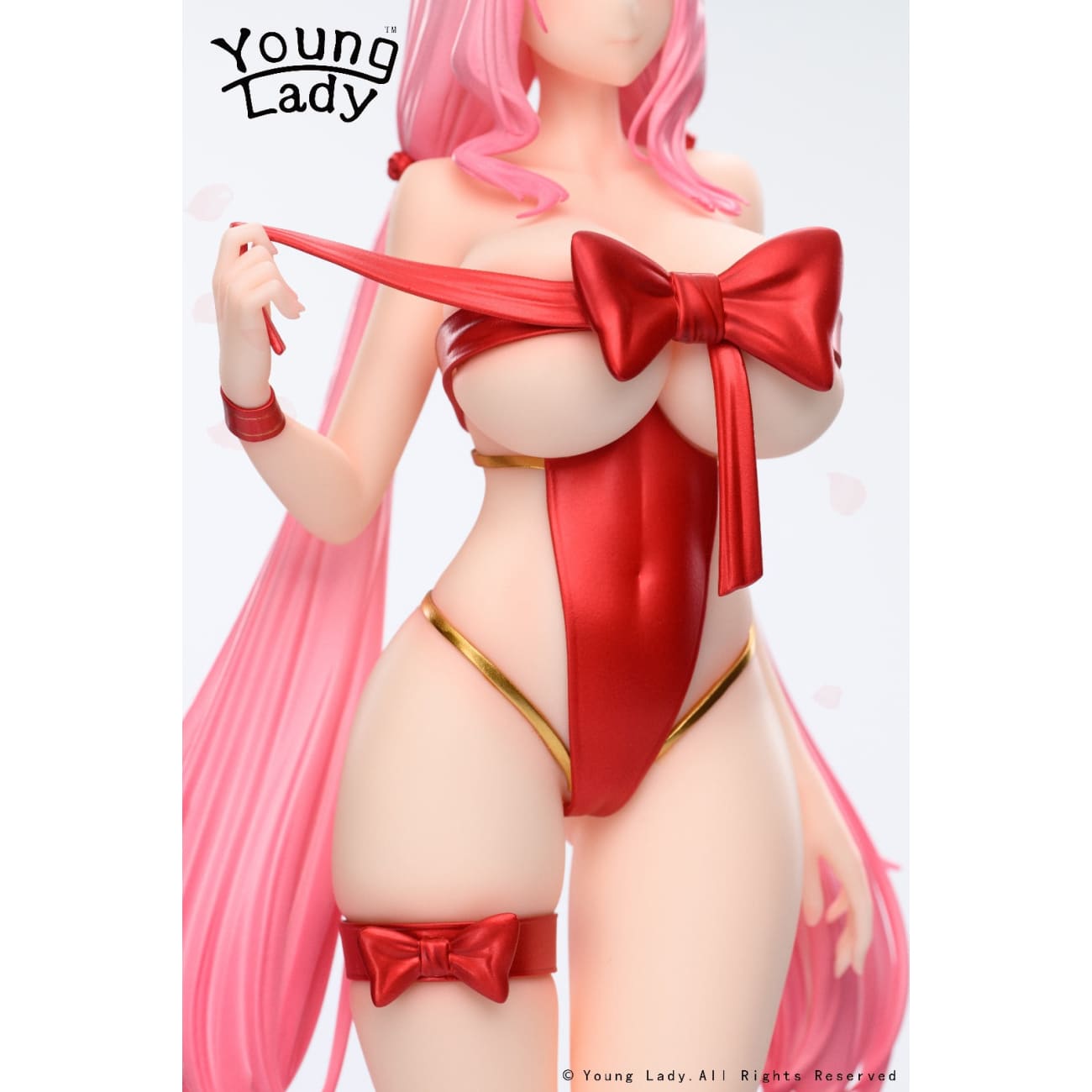 Young Lady Studio - Miss Present Ganay