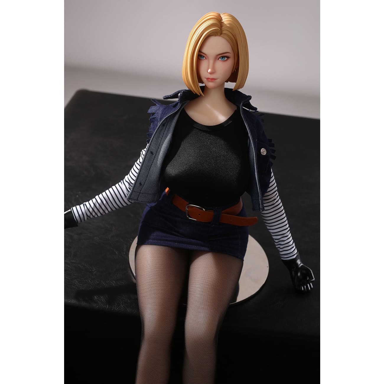 Yu Zhai Ren Xing Studio - Android 18
