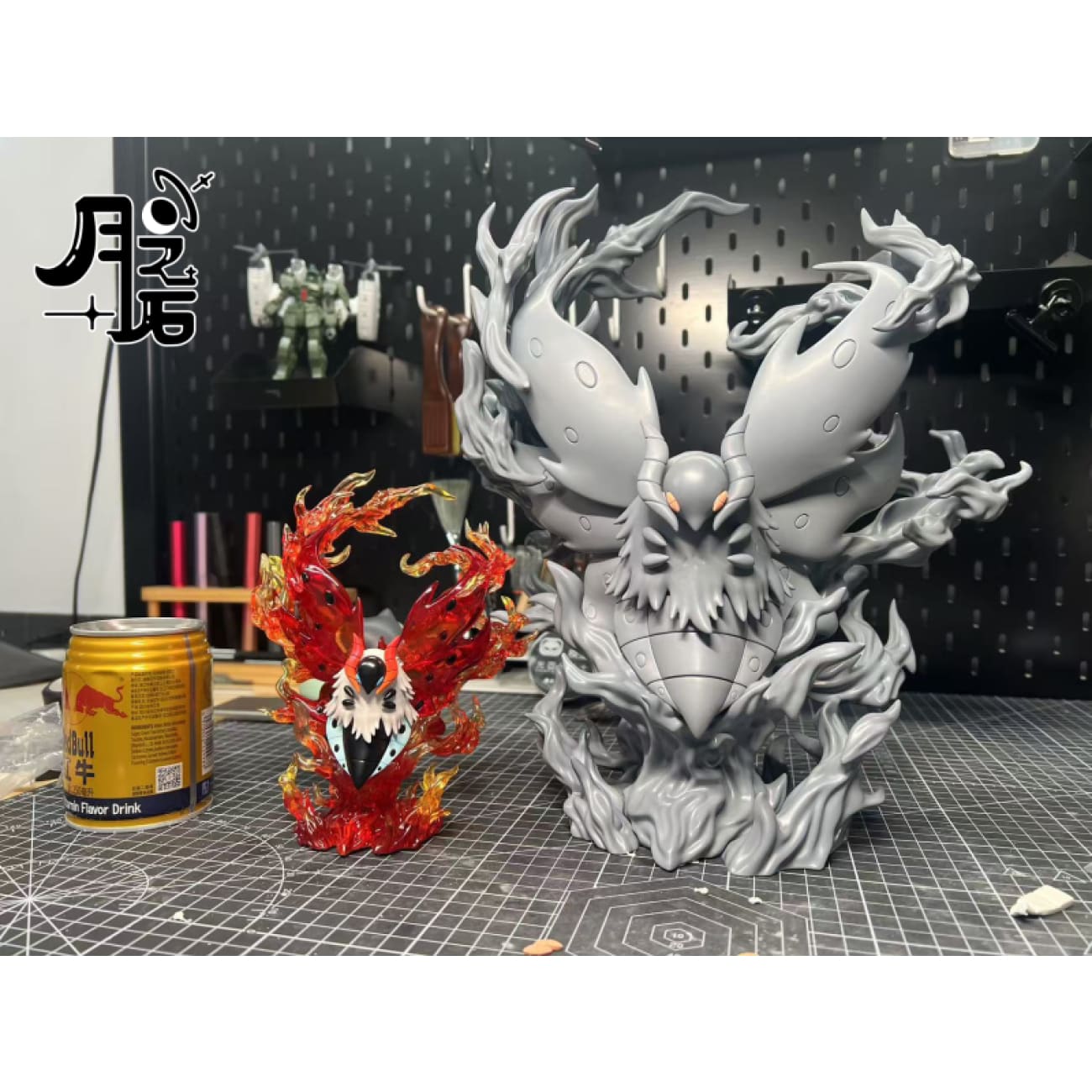 Yue Zhi Shi Studio - Volcarona [4 Variants]