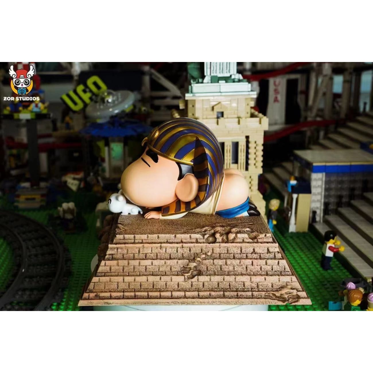 ZOR Studio - Crayon Shin Chan Pyramid 