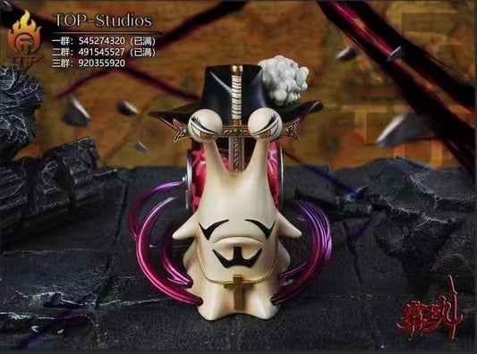 TOP studios - Donquixote Doflamingo/ Dracule Mihawk Den Den Mushi