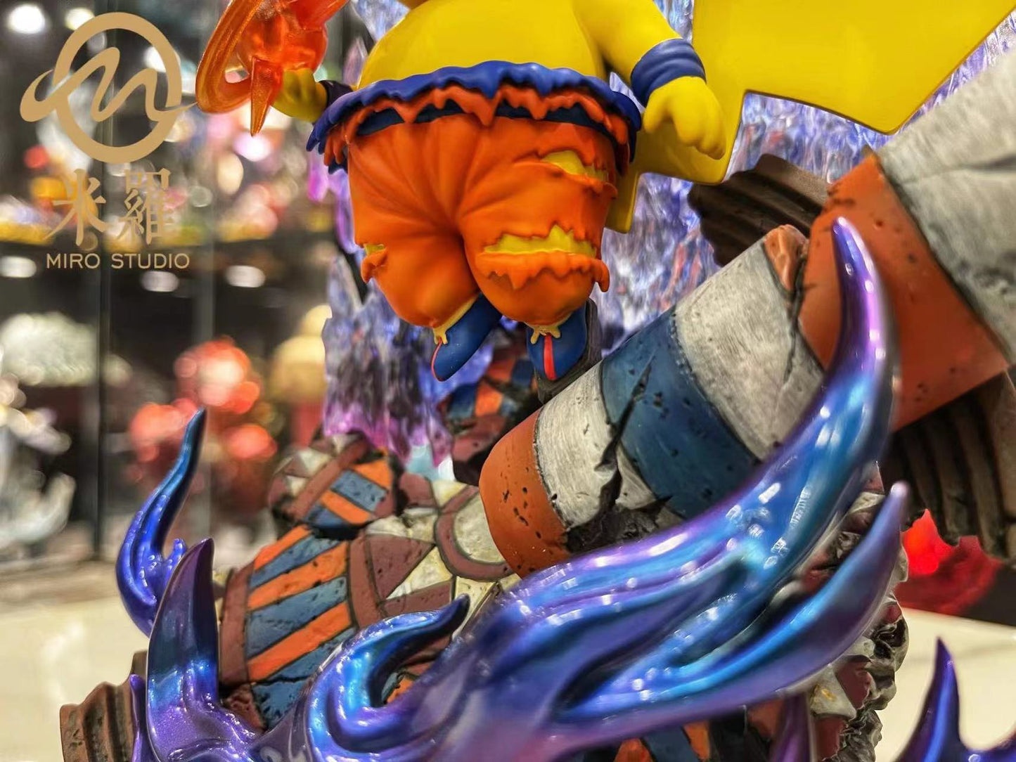 Miro Studio - Pikchu cosplay Ultra instinct Son Goku