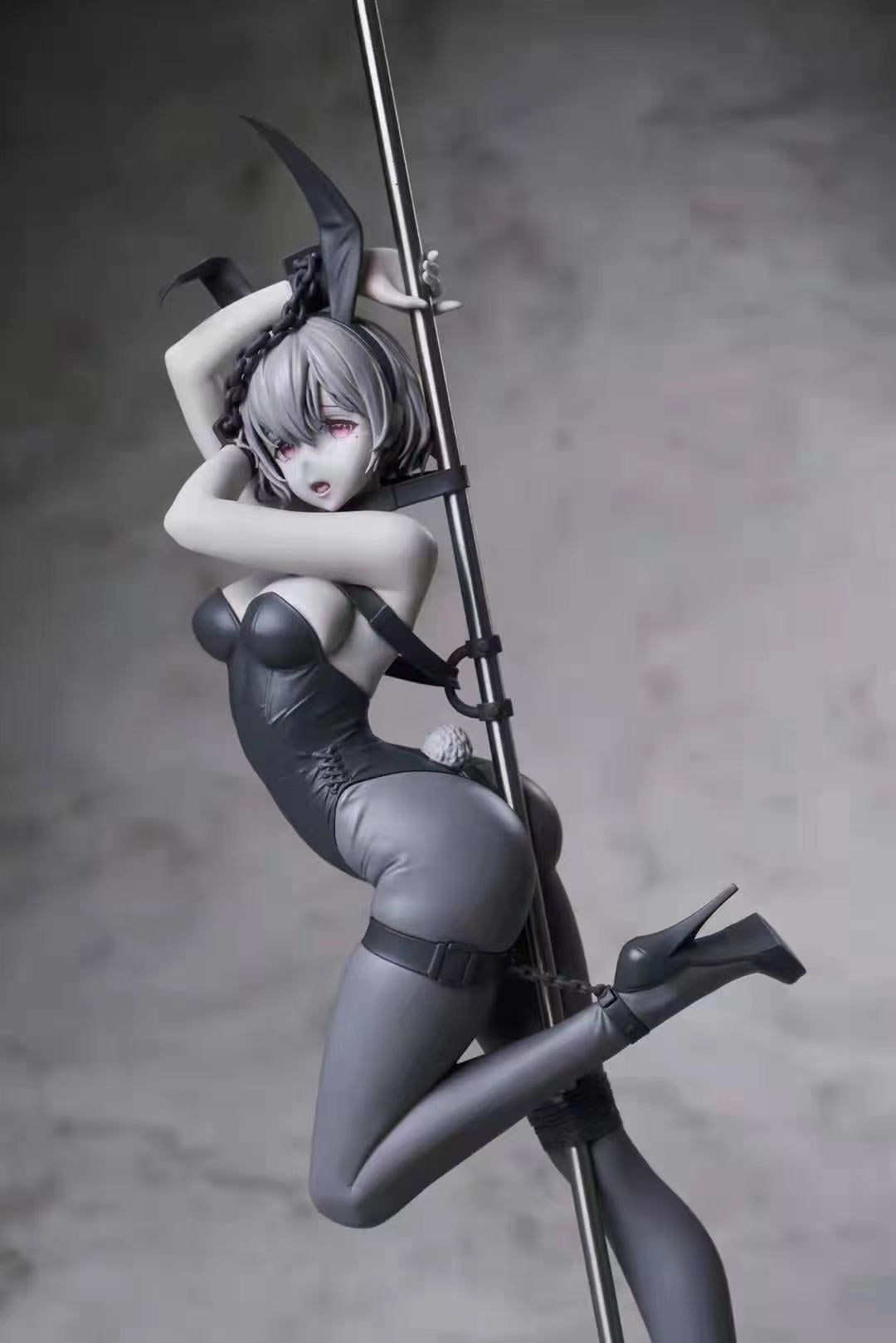 Free Will Studio -  Bunny Girl Fu on Pole [1/7 scale] 