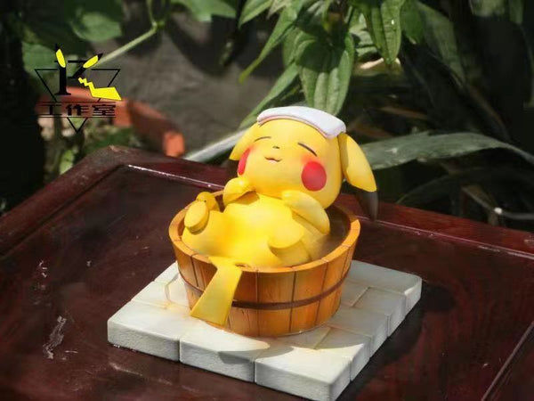 PK Studio - Pikachu in wooden Bathtub