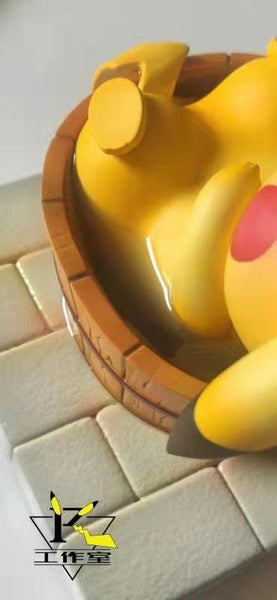 PK Studio - Pikachu in wooden Bathtub