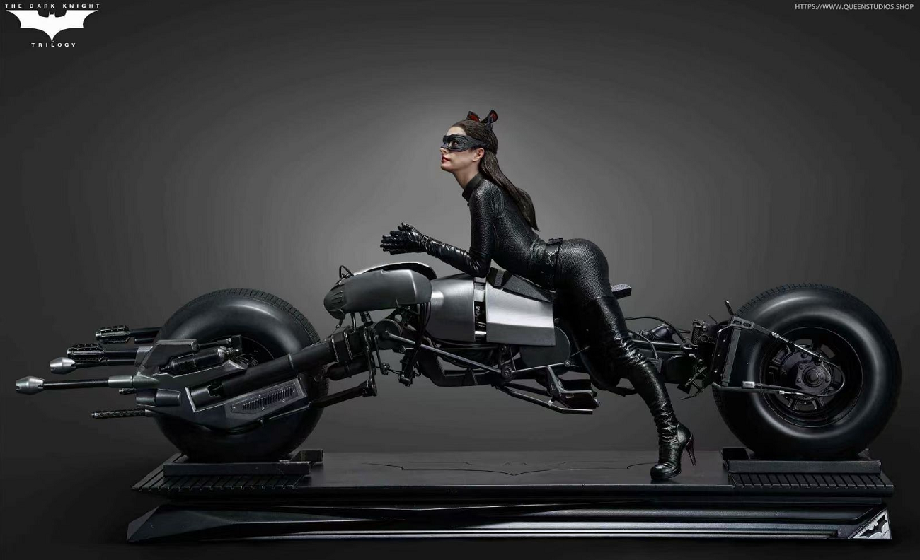 QueenStudios - Cat Woman on Bike [1/6 scale] 