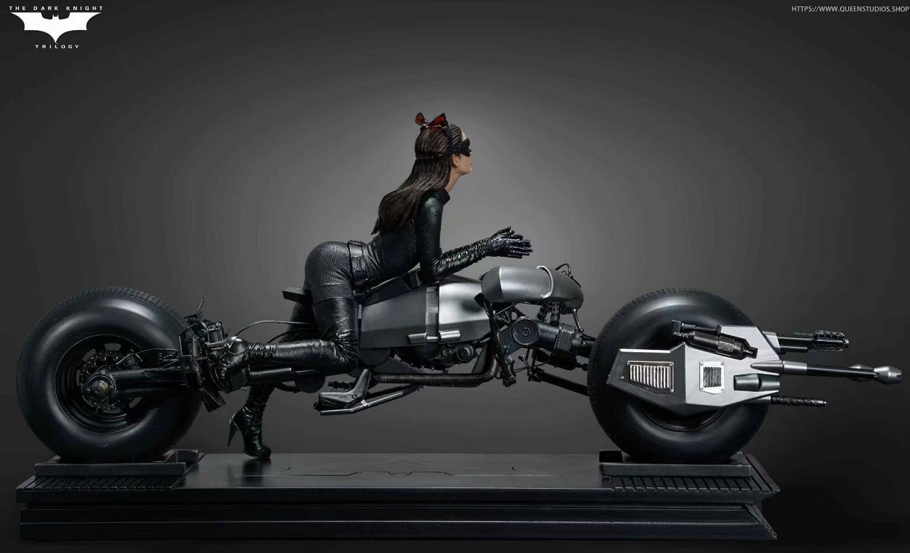 QueenStudios - Cat Woman on Bike [1/6 scale] 