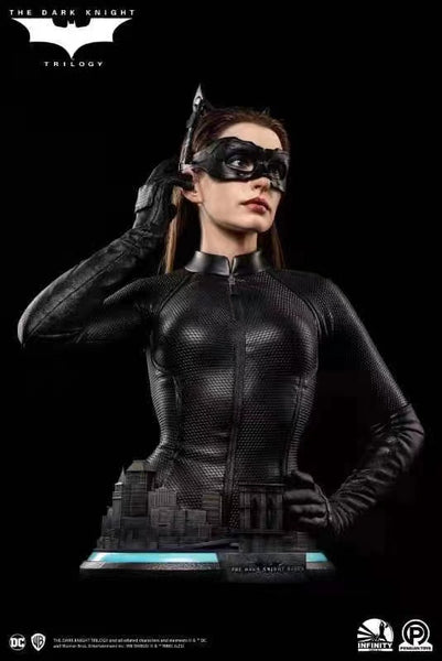 Infinity Studio X Penguin Toys - Catwoman by Anne Hathaway [1/1 scale]
