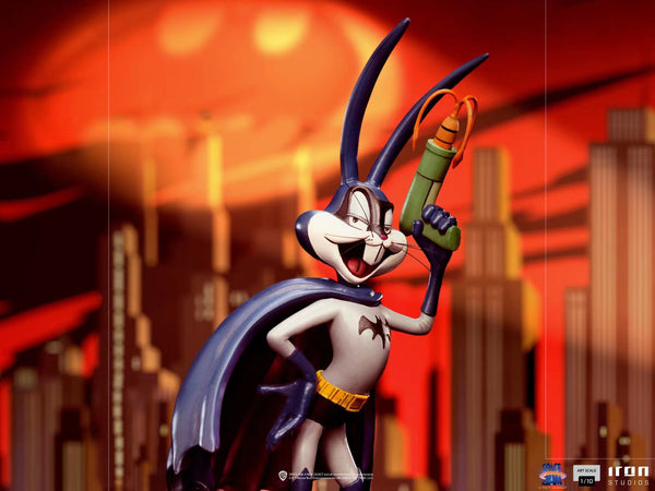 Iron Studios - Bugs Bunny cosplay batman/ Daffy Duck Cosplay superman 