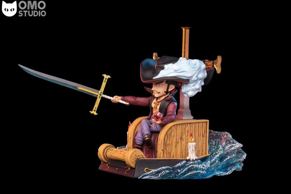 OMO Studio - Dracule Mihawk With Den Den Mushi