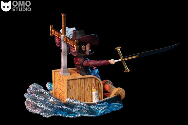 OMO Studio - Dracule Mihawk With Den Den Mushi
