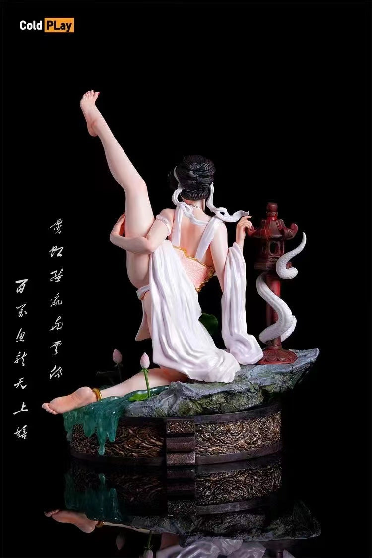 Coldplay Studio - White Snake [Cast Off] [2 Variants]